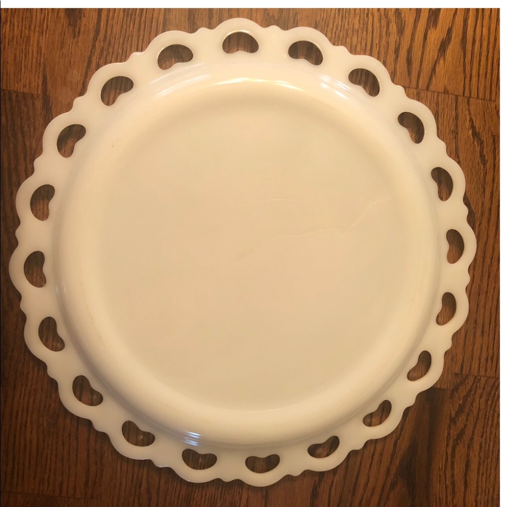 ANTIQUE 1920-30’s HEART LACE MILK GLASS PLATTER - Picture 2 of 8
